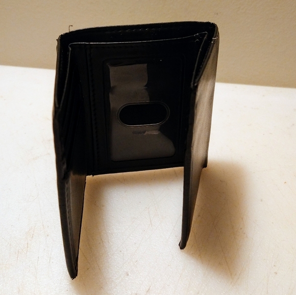 John Henry Men's Wallet - Picture 4 of 5